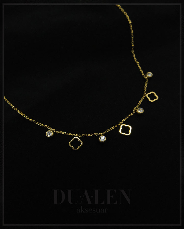 Yonca Taşlı Çelik Kolye ( Gold )