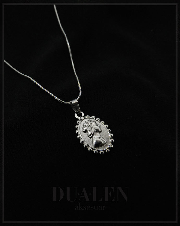 Yonca Beyaz Çelik Kolye ( Silver )