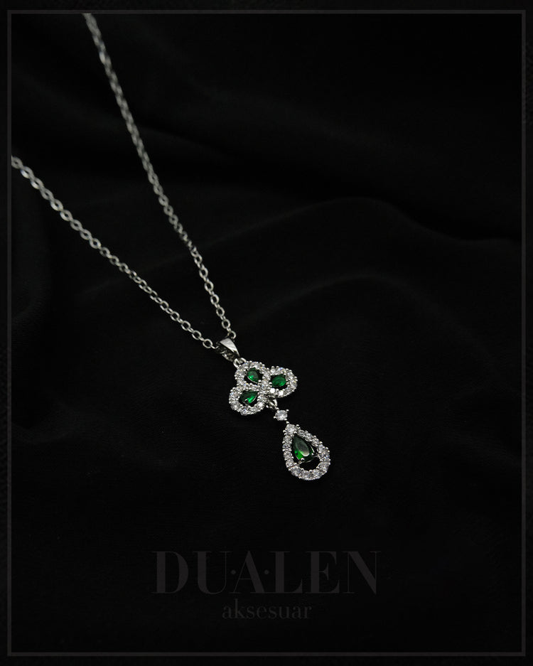 Gözyaşı Güzeli Yeşil Taşlı Çelik Kolye ( Silver )